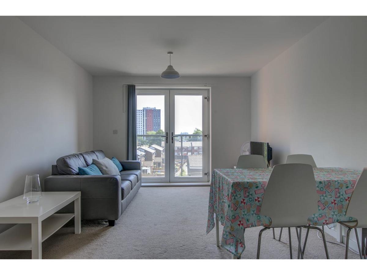 Large, Spacious And Modern Apt For 4 In 맨체스터 외부 사진